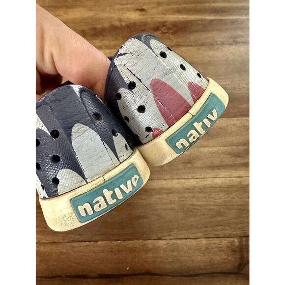 Native Jefferson Patriotic Red Blue Cream Waves Slip On Waterproof Shoes C10 - Picture 10 of 12